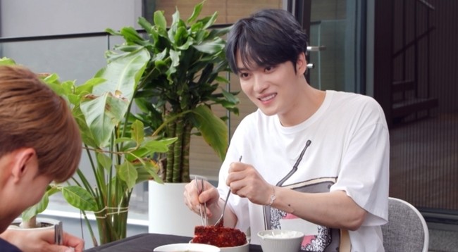 김재중, 그룹 활동 시절 이야기 솔직 공개...팬들과 소통하는 소중한 시간