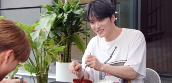 김재중, 그룹 활동 시절 이야기 솔직 공개...팬들과 소통하는 소중한 시간