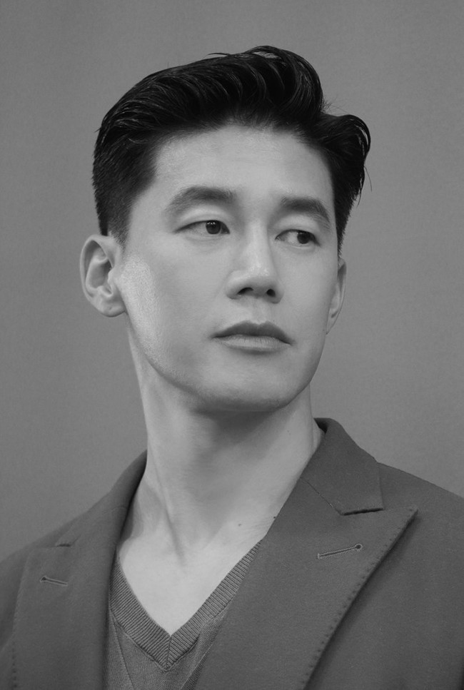 가수 김동률의 새 음원 산책 뮤직비디오, 배우 김무열과의 콜라보로 기대되어!