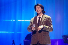 “마이데이가 1순위” DAY6 성진, 가을밤 수놓은 눈물의 첫 단독 콘서트