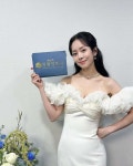 김혜수 응원받은 한지민, 청룡 MC 데뷔 소감 “무겁고 큰 자리에 밤잠 설쳐”