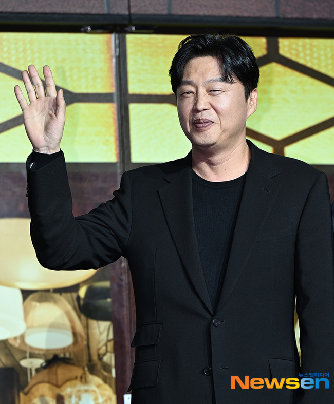 디즈니+ 시리즈 조명가게 제작발표회, 김희원 감독과 강풀 작가의 새로운 수작 만남!