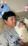 양준혁, 55세에 얻은 딸 얼마나 예쁘면‥새벽 2시 육아하다 쿨쿨