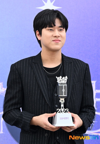 이무진 1억 스밍 날려먹고 “사전인지 못해 죄송”