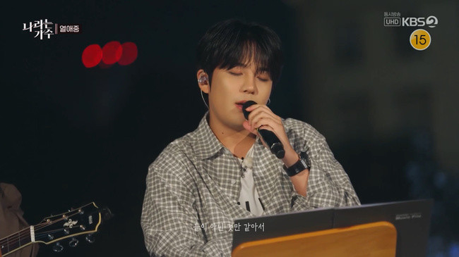 에이티즈 홍중·종호, 독일 버스킹 여정 성공적 마무리.