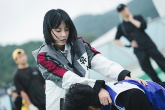 황민현 ‘스터디그룹’ 반응 터졌다…티빙 유료가입기여자수 1위