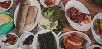 김성령, 전현무계획2서 피부 관리 비법 공개 - 900샷 시술 고백에 시청자들 웃음