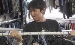 소식좌 코드쿤스트, 옷더미에 파묻혔다고 곡소리(나혼자산다)[오늘TV]