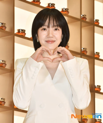 임수정, 하정우 아내 되나 “‘대한민국에서 건물주 되는 법’ 검토중”[공식입장]
