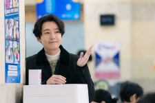 정경호, 생계형 노무사 변신…제작진 “대본 이상의 디테일” 극찬(노무사 노무진)