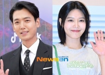 정경호최수영 왼손 약지 반지에 결혼설 모락, 13년 열애 결실 맺나
