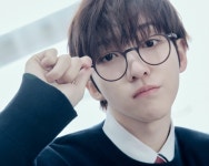 킥플립, 스쿨룩 정석美…새 앨범 ‘Kick Out, Flip Now!’ 콘셉트 포토
