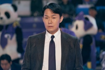 박성웅, 맹감독의 악플러 제작발표회 현장서 다혈질 농구 감독 변신하며 열정적 연기 뽐내