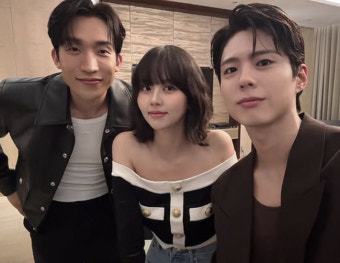 김소현, 박보검 이상이 곁에서 빛난 공주님 비주얼‥가녀린 오프숄더룩