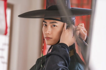 옥택연, 오글거림도 로맨틱으로 바꿔버린 조선판 플러팅 장인(남주의 첫날밤)