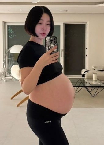 딸 쌍둥이 득녀 레이디제인, 쪼글쪼글 신생아 발 공개…10살 연하 임현태 내조까지