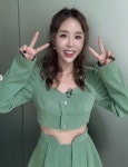 “수고했어‘ 신지, 결혼 논란 후 뼈말라 몸매…예비남편 문원 칼 같은 ’좋아요‘