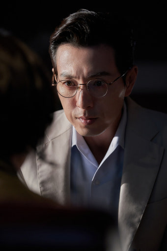 정성일, “나이스한 XXX”에서 11명 죽인 살인범으로 레벨업(살인자 리포트)