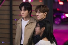 순진한 윤산하가 모텔엔 왜? 유정후에 딱 걸렸다 ‘혼돈의 카오스’(내여상)