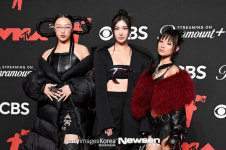 ‘케데헌’ 헌트릭스, 美 ‘SNL’ 깜짝 출연…하루만 200만뷰 돌파