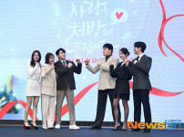 ‘사랑을 처방해 드립니다’ 포토월 무대 위 두 집안 [포토엔HD]