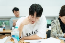 박은빈 호텔 상속녀인데 귀신 본다고? 양세종 옹성우와 첫 호흡부터 케미 터졌다(오싹한 연애)