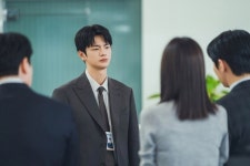 서인국, 왠지 거리감 느껴지는 냉미남 FM 상사(내일도 출근!)