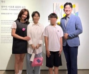 재혼 강성연, 신경과 의사 장민욱 달달…아들과도 다정하게 나들이 포착