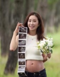 47세 한다감, 출산 전까지 5 쪘다더니‥만삭사진 안 믿기는 D라인