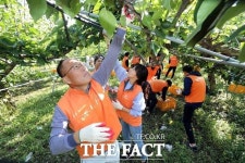 김승연 한화 회장 함께 멀리 정신으로 세상과 소통하자