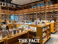 [TF현장] 2030 잡아라 새 단장 마친 현대百 신촌점 가보니