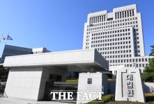 [TF현장] 너무 친절하신 재판장님…30년 변호사의 감동?