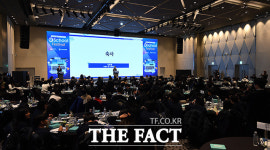 [TF포토] 이-스쿨 성과 발표회 가득 메운 학생과 교사들