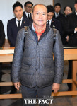 [TF포토] 신격호 빈소 조문한 배우 김학철