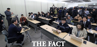 [TF포토] 취재진 앞에서 '종로 출마' 선언하는 이낙연