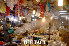 [TF포토] 방역하는 대림시장