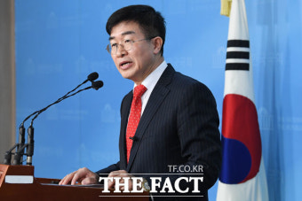 [TF사진관] '공관위원들 안 왔어요?'···회견 참석 안한 한선교 대표
