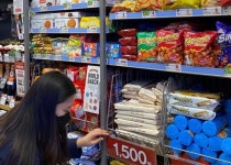 편의점이 세계과자점으로 이마트24, 수입과자 특화매장 확대