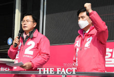 [TF사진관] 중구-종로구 민심을 한 번에 지원유세 나선 황교안