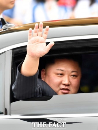 김정은, 공개석상 등장…1일 순천인비료공장 준공식