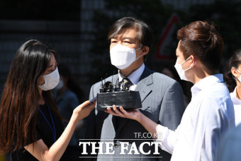 [TF사진관] '김태우 전 수사관 대면 앞둔 조국 전 장관'