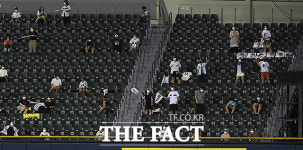 [TF사진관] 반갑다 직관 프로야구, 관중 거리두기