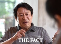 [강일홍의 스페셜인터뷰99-김응수] 연기 40년, 타짜 곽철용 뛰어넘은 꼰대 이만식