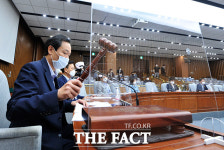 [TF사진관] 이흥구 대법관 후보자 인사청문경과보고서 채택