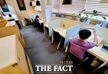 [TF사진관] 거리두기 2단계, 카페·PC방 등 영업재개