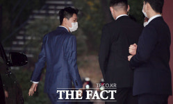 [TF포착] 아모레 서민정-보광 홍정환 결혼 축가 맡은 크러쉬