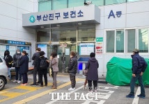 “이대로라면 의료시스템 감당 어려워”…부산 ‘n차 감염’ 일상으로 빠르게 확산