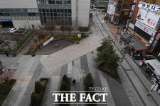 [TF사진관] 계속되는 코로나19 확산세…인적 드문 로데오거리