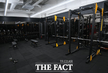 [TF사진관] 회원 99%가 성인인데...문 열어도 한산한 헬스장