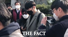 [단독] '프로포폴 투약' 휘성, 1심서 징역 1년·집유 2년…